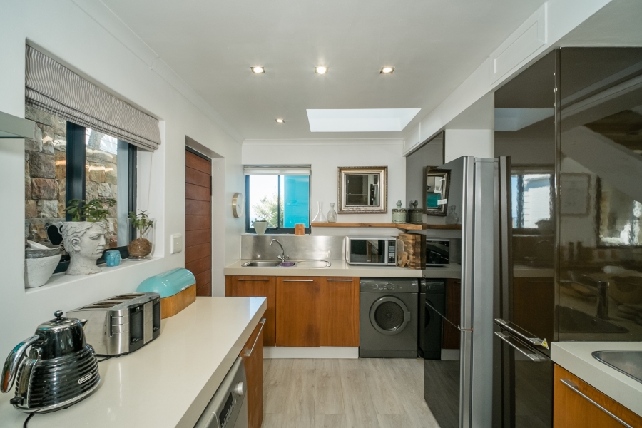 4 Bedroom Property for Sale in Misty Cliffs Western Cape